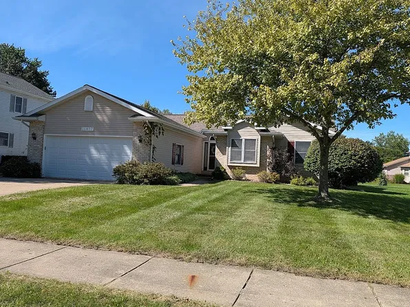 11827 Woodspointe Dr, Grand Ledge, MI 48837