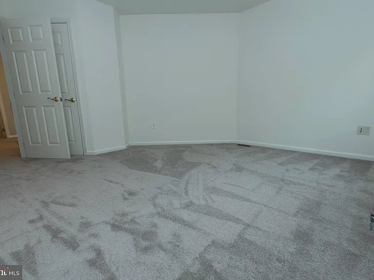 325 Winter Walk Dr — Photo 16