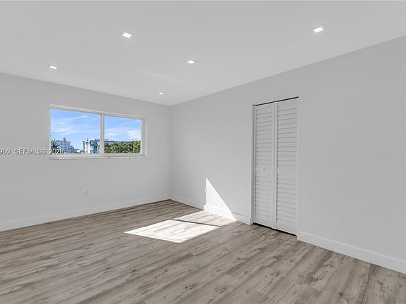 5th image of 7925 Carlyle Ave APT 402
