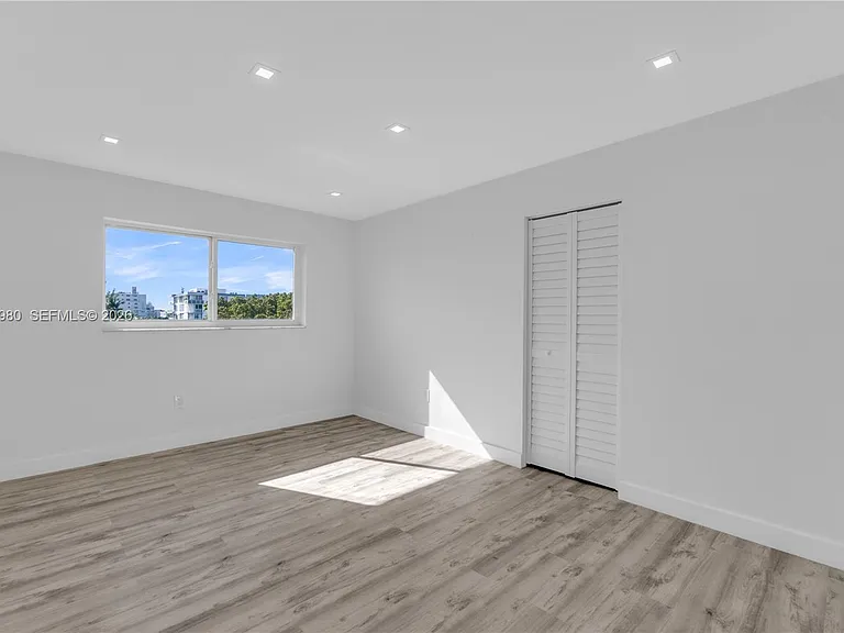 7925 Carlyle Ave #402 — Photo 8