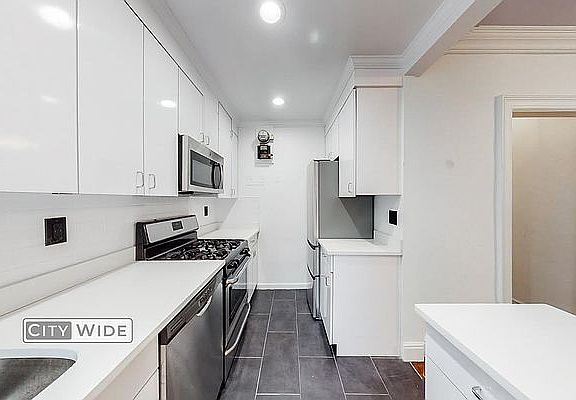 3rd image of 71 W 12th St APT 3F
