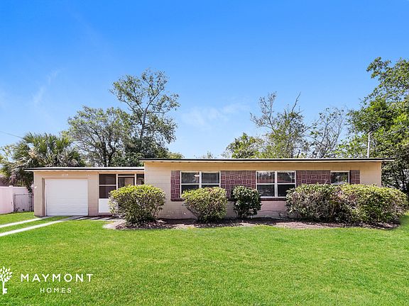 2nd image of 7909 Caxton Cir W