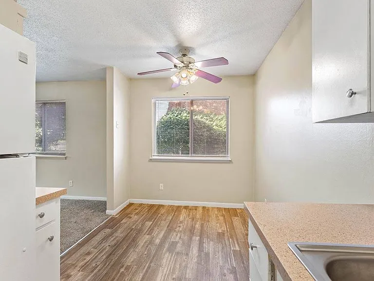 Stoneside Apartments — Photo 48