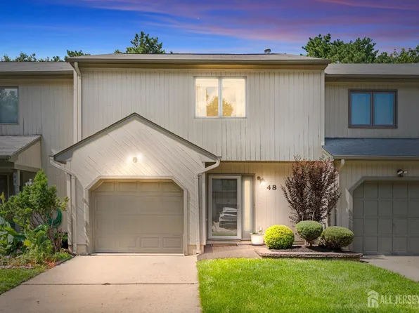 48 Carmel Ct, Old Bridge, NJ 08857