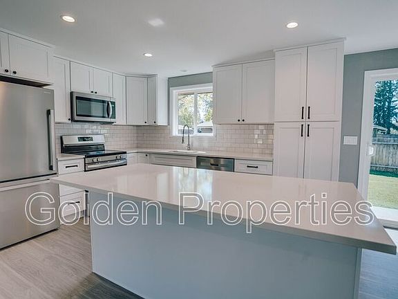 2nd image of 3703 E Pine Hill Dr