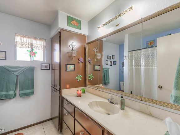 2nd Bathroom (1)-SMALL