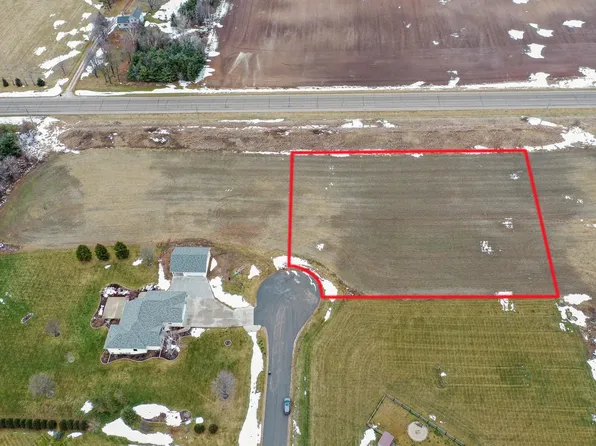 N882 Stanley Ct #6, Fremont, WI 54940