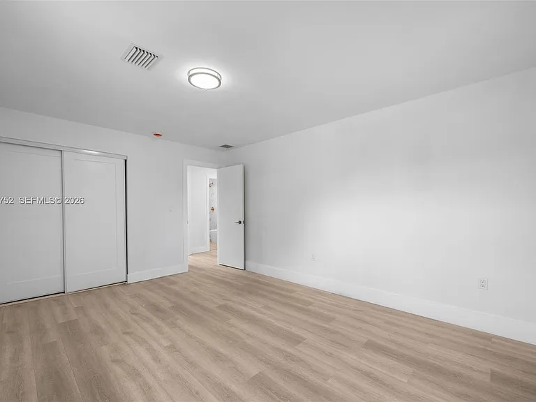 4746 NW 10th Ave — Photo 29