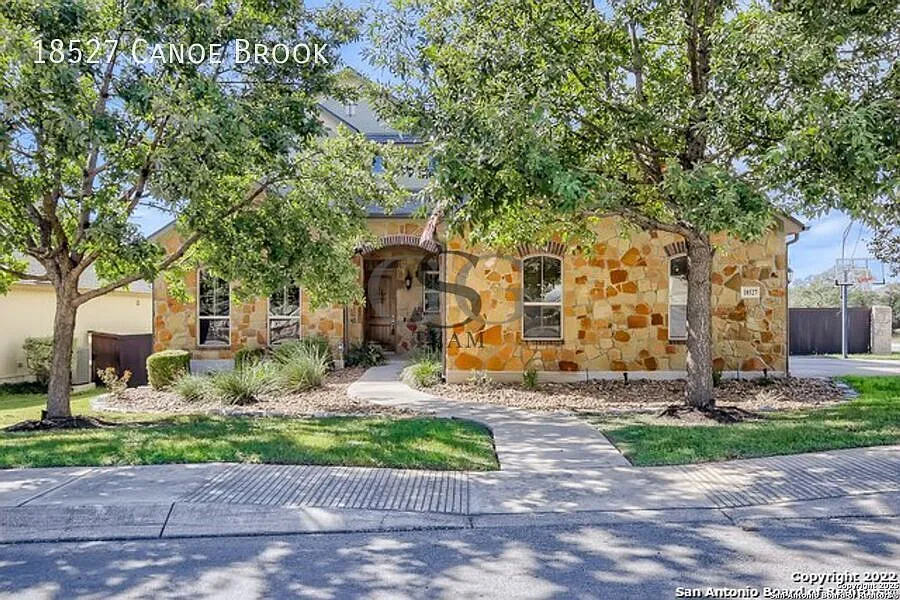 Spacious Home — Photo 1