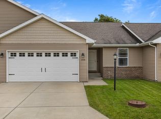 108 Sunset Ct, Fisher, IL 61843