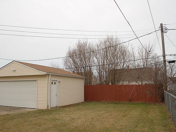 2nd image of 26851 Drakefield Ave