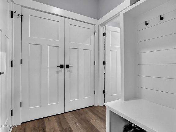 5th image of 66 Stratford Pl