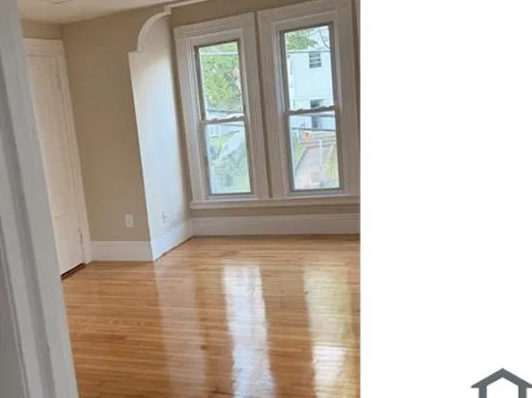 28 Prospect St APT 2, Brockton, MA 02301