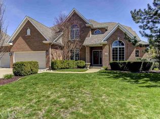 15 Scofield Ct, Bloomington, IL