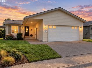 167 Village Dr, Cottage Grove, OR 97424