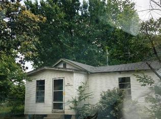 909 Fountain Ave, Indianola, MS 38751