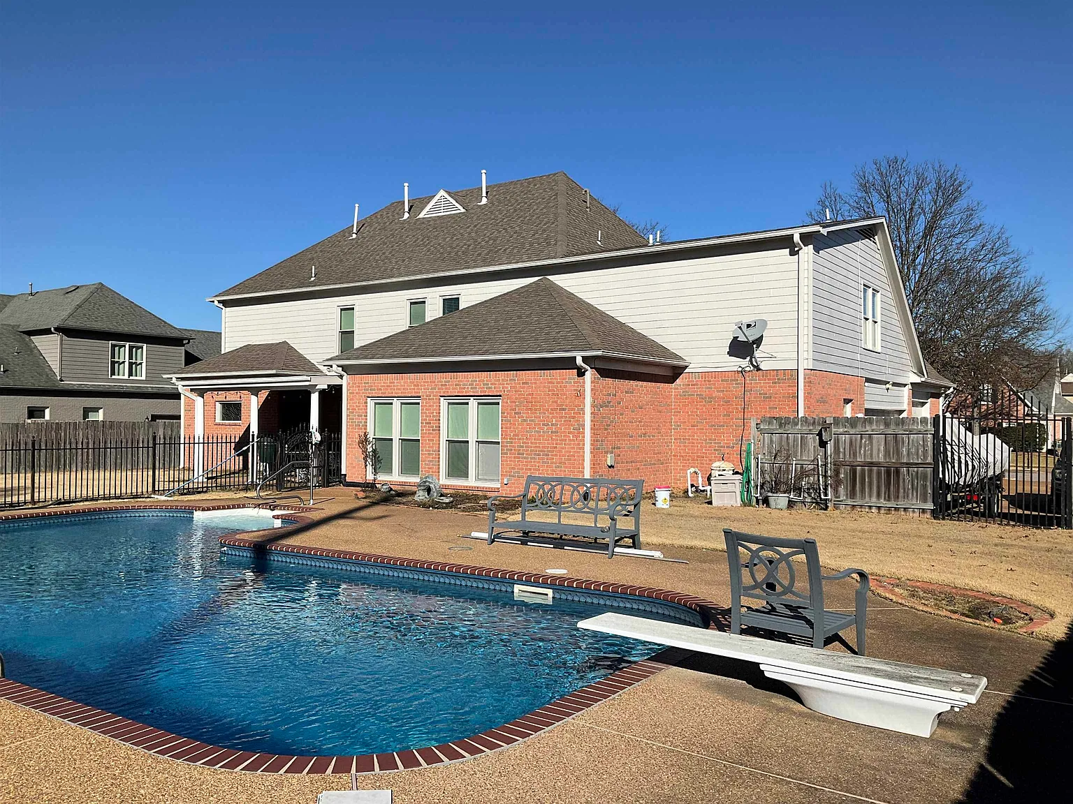 5 bed, 3.5 bath, 4323 sqft, $4,300 — Photo 2