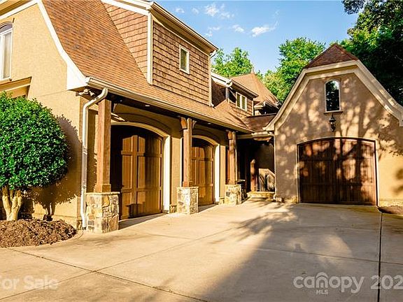 3rd image of 421 Gladelynn Way