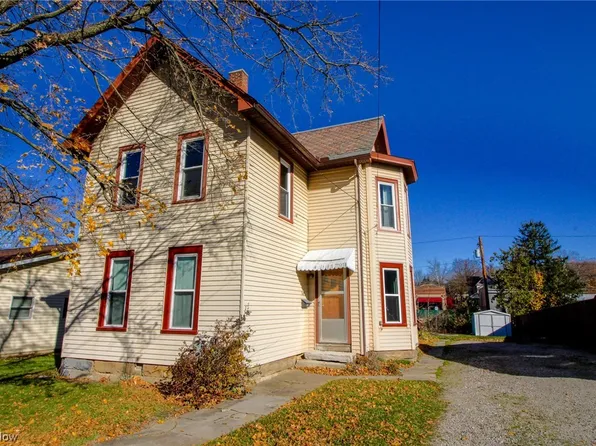 966 Chestnut St, Grafton, OH 44044