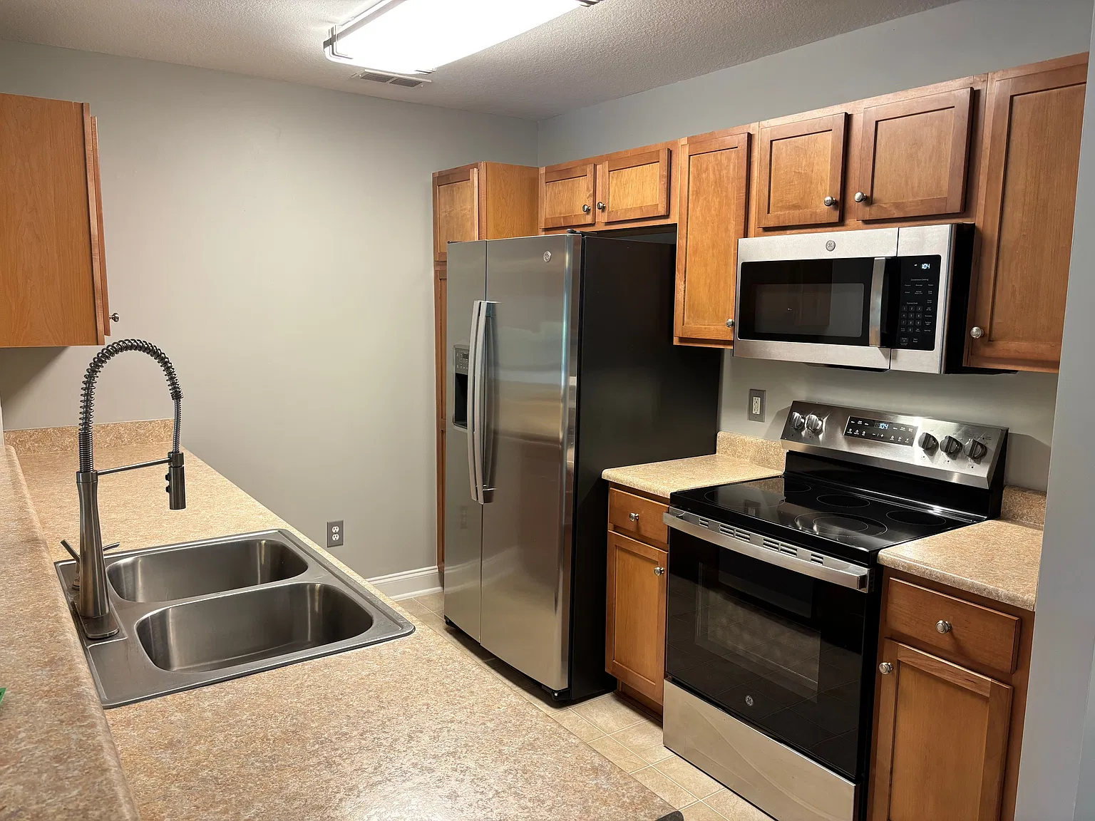 2 bed, $1,650 — Photo 2