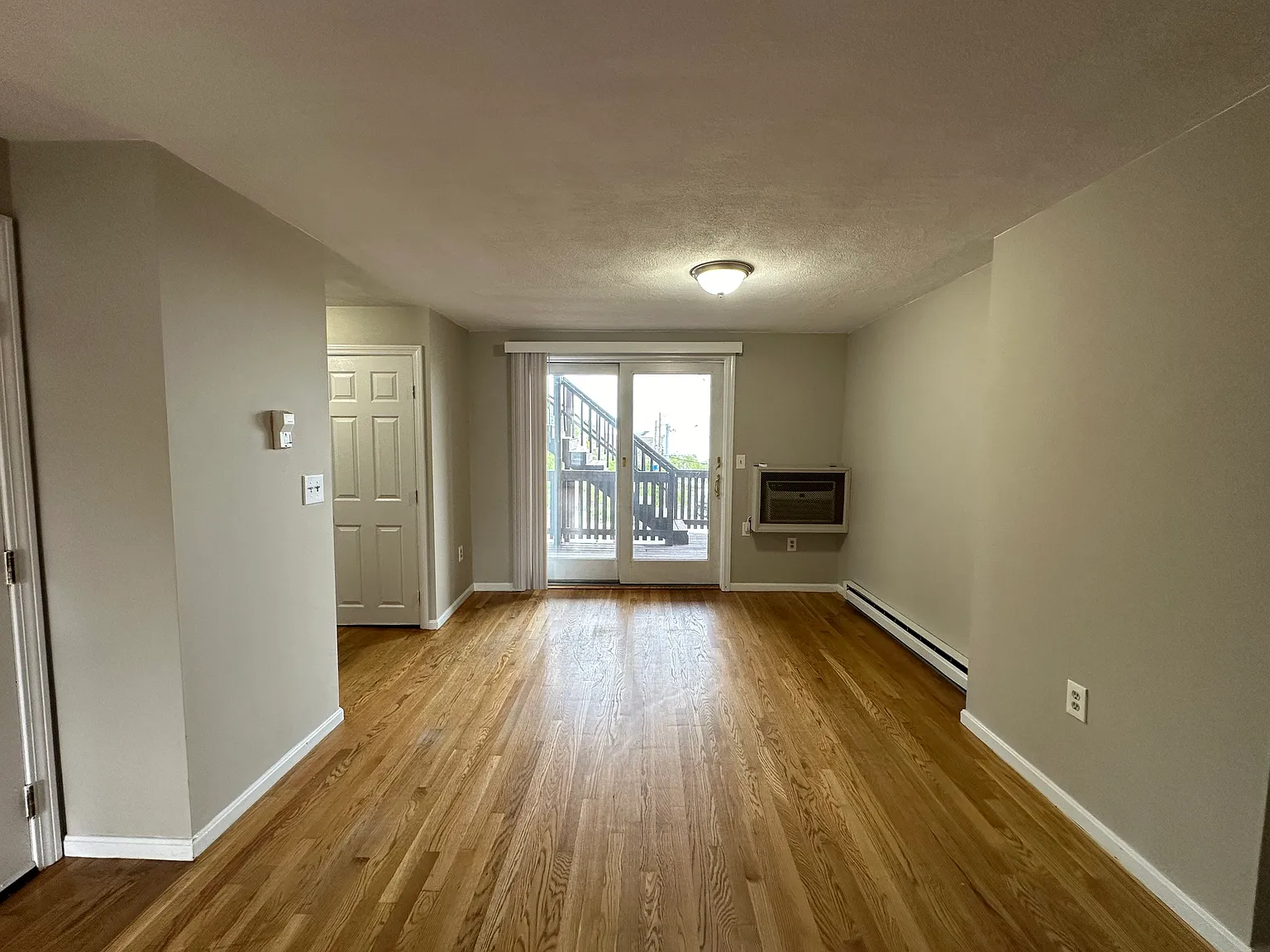 1 bed, 461 sqft, $2,200 — Photo 1