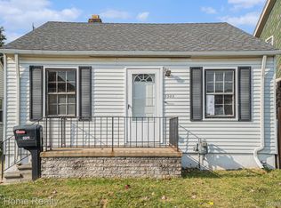 5505 Kenilworth St, Dearborn, MI 48126