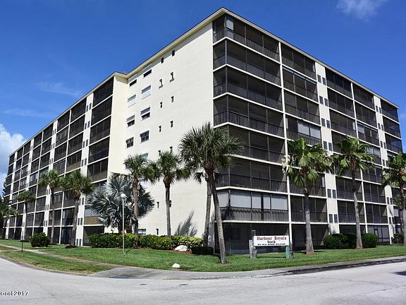 2nd image of 520 Palm Springs Blvd APT 403