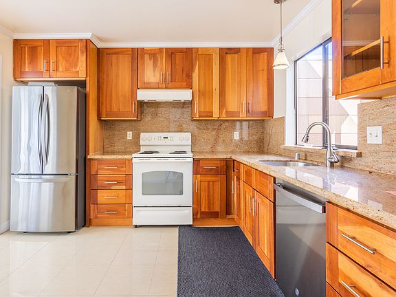4th image of 1670 10th Ave #1670