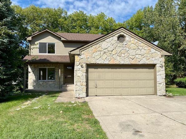 6879 Oak Lake Dr
