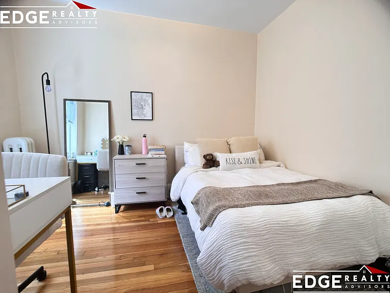 16 Fuller St #5 — Photo 4