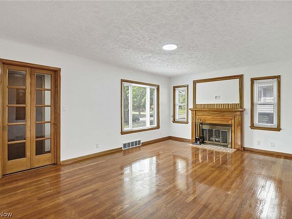 4th image of 3802 Forestwood Dr