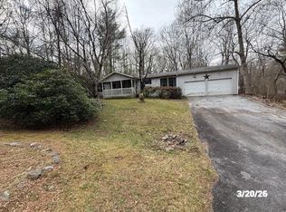 274 Laurelwood Ln, Mills River, NC 28759