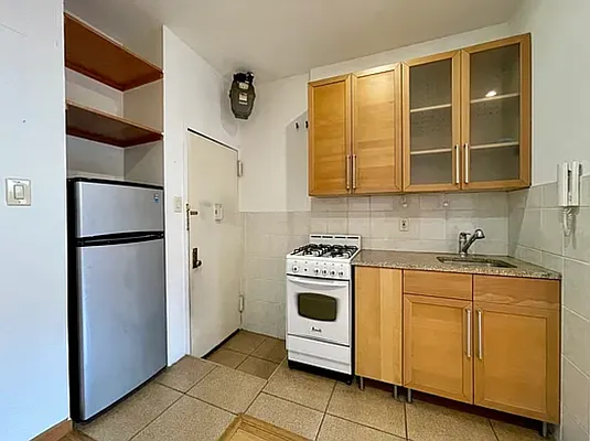 Rented by Oxford Property Group | media 23