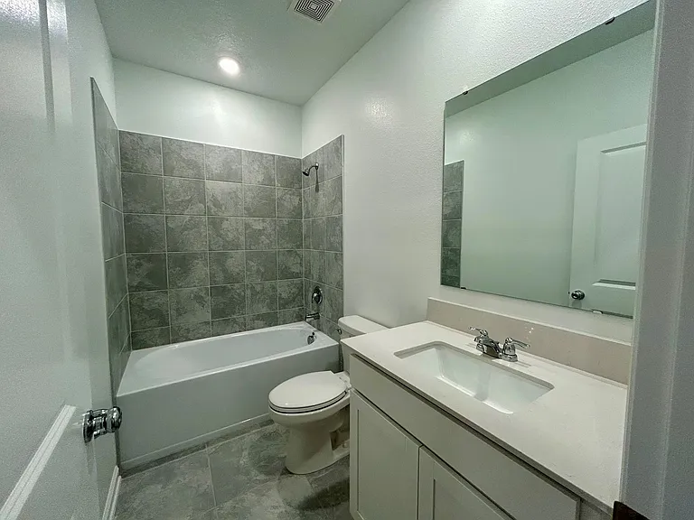 2943 Savoir Ave — Photo 11