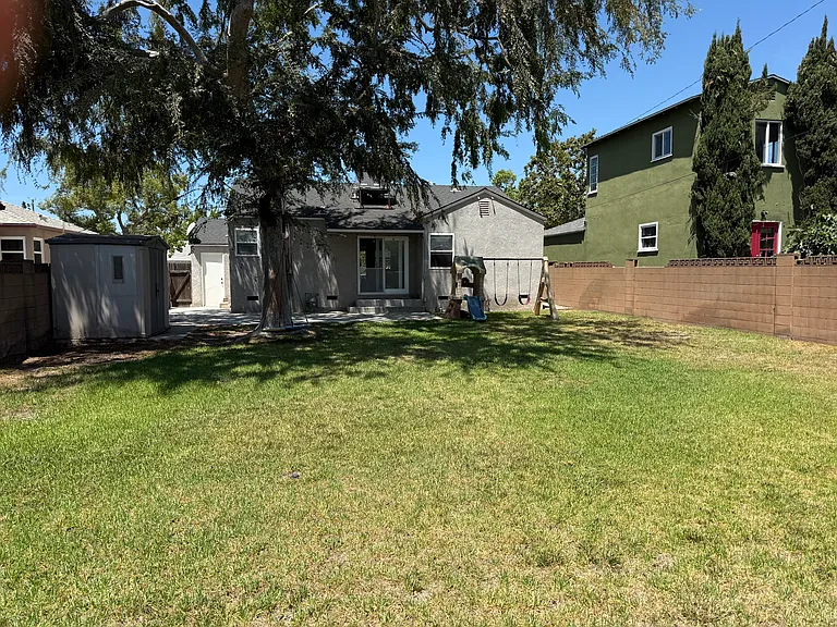 1518 N Naomi St — Photo 10