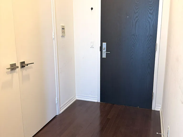 770 Bay St #Penthouse 206 — Photo 2