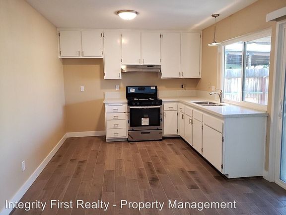 2nd image of 10277-79 Eagle Rock Ave