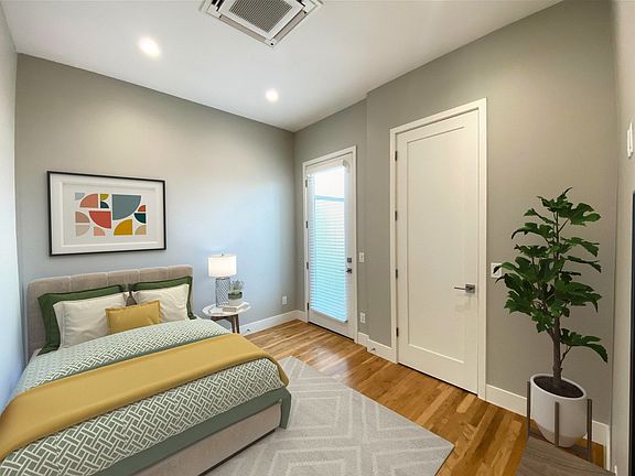 5th image of 2961 E St #11