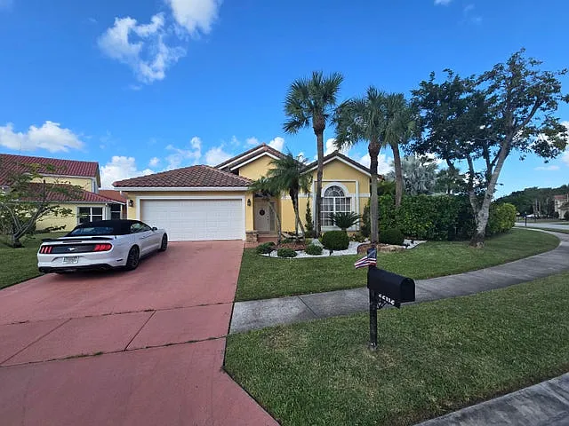 4 bed, 1797 sqft, $5,250 — Photo 2