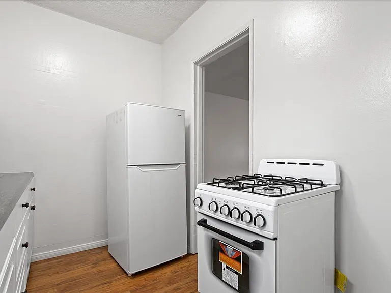 749 Garland Ave — Photo 36