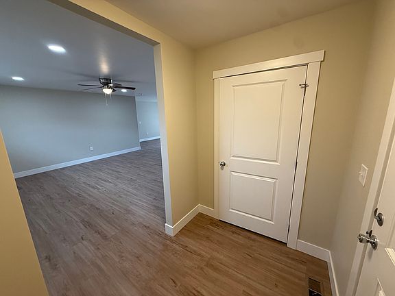 4th image of 613 S Olive St #2