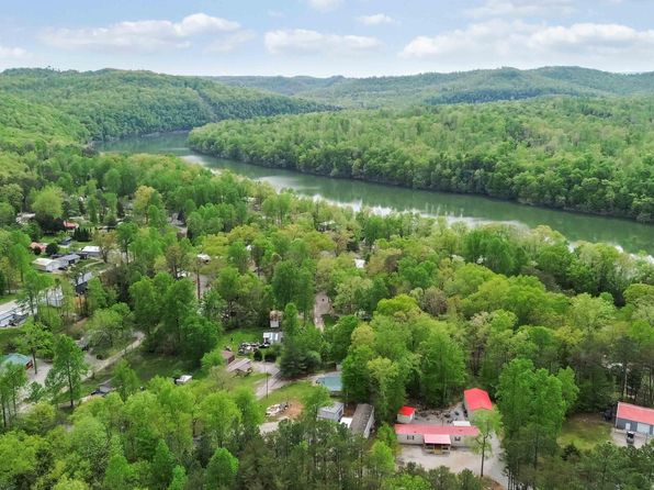 24 Walnut Dr, Burnside, KY 42519