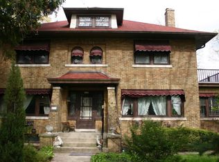 4708 N Oakland Ave, Whitefish Bay, WI 53211