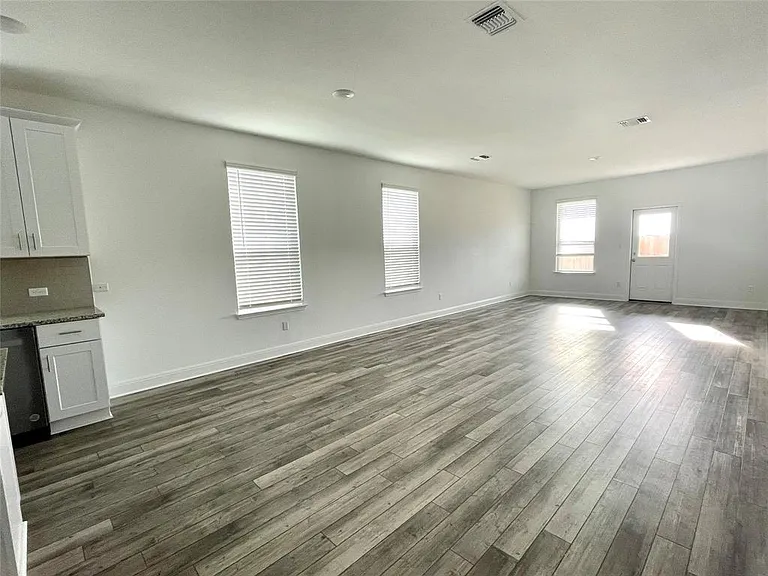 1613 Brimhurst Dr — Photo 9