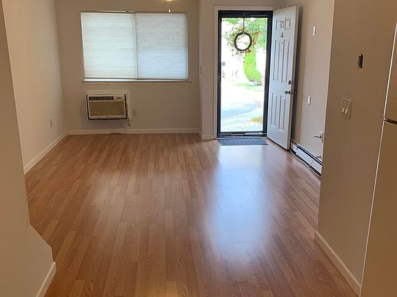 5th image of 360 Barlow Ave APT 21A