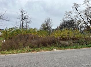 5554 Twilight Ln, Lockport, NY 14094