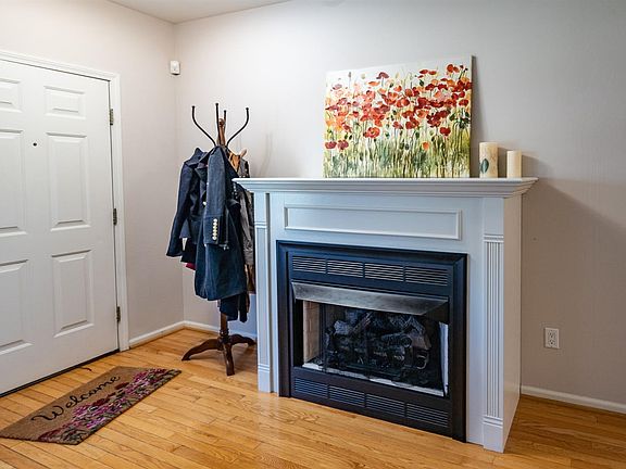 3rd image of 1175 Freesia Ct #48