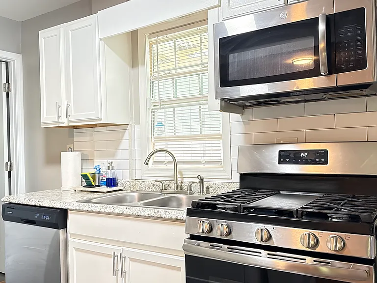 151 Sewanee Ave NW — Photo 8