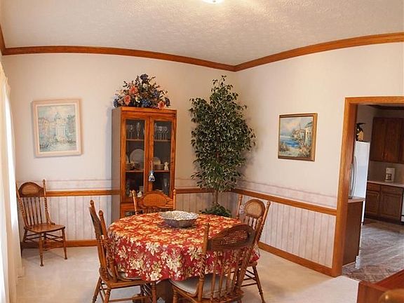 4th image of 1020 Ashwood Ln