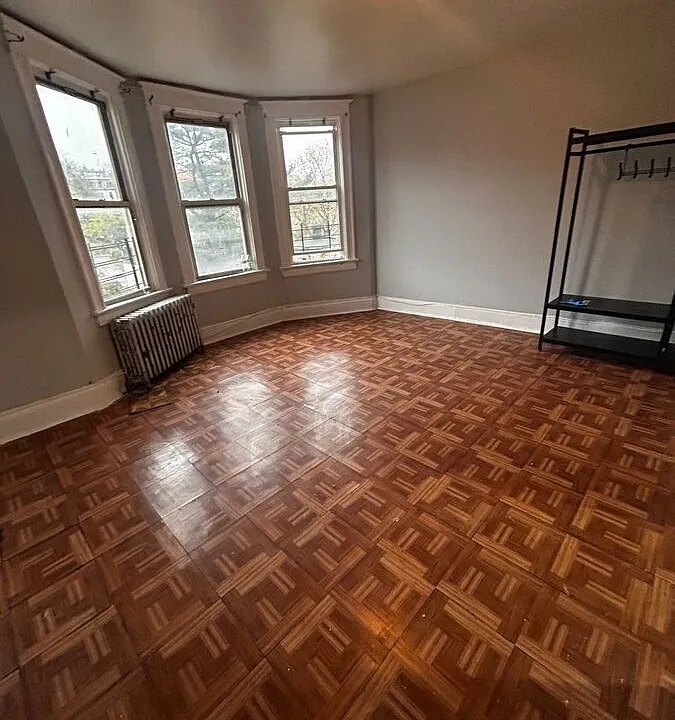 29 Ravine Ave